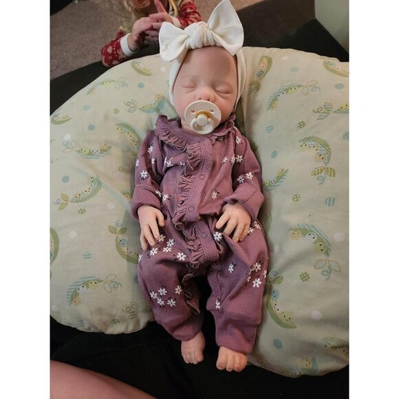 🆕16 Inch Full Platinum Silicone 4 Lb Sleeping Baby Girl Real Life Baby Doll - Picture 4 of 14